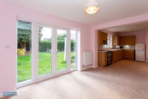 Kitchen/Breakfast Room- click for photo gallery